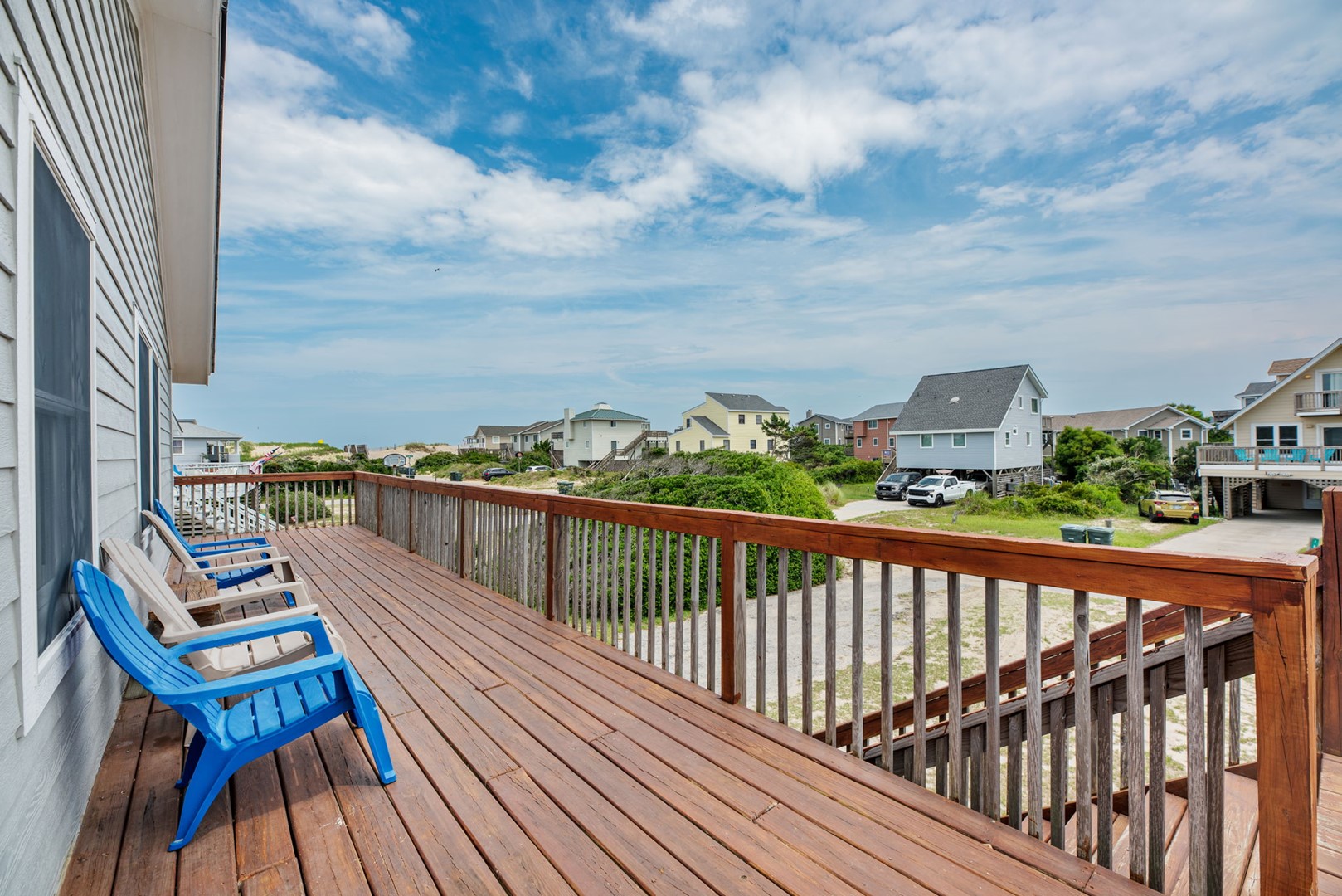 3-web-or-mls-427-Beach-Hut-Front-Deck