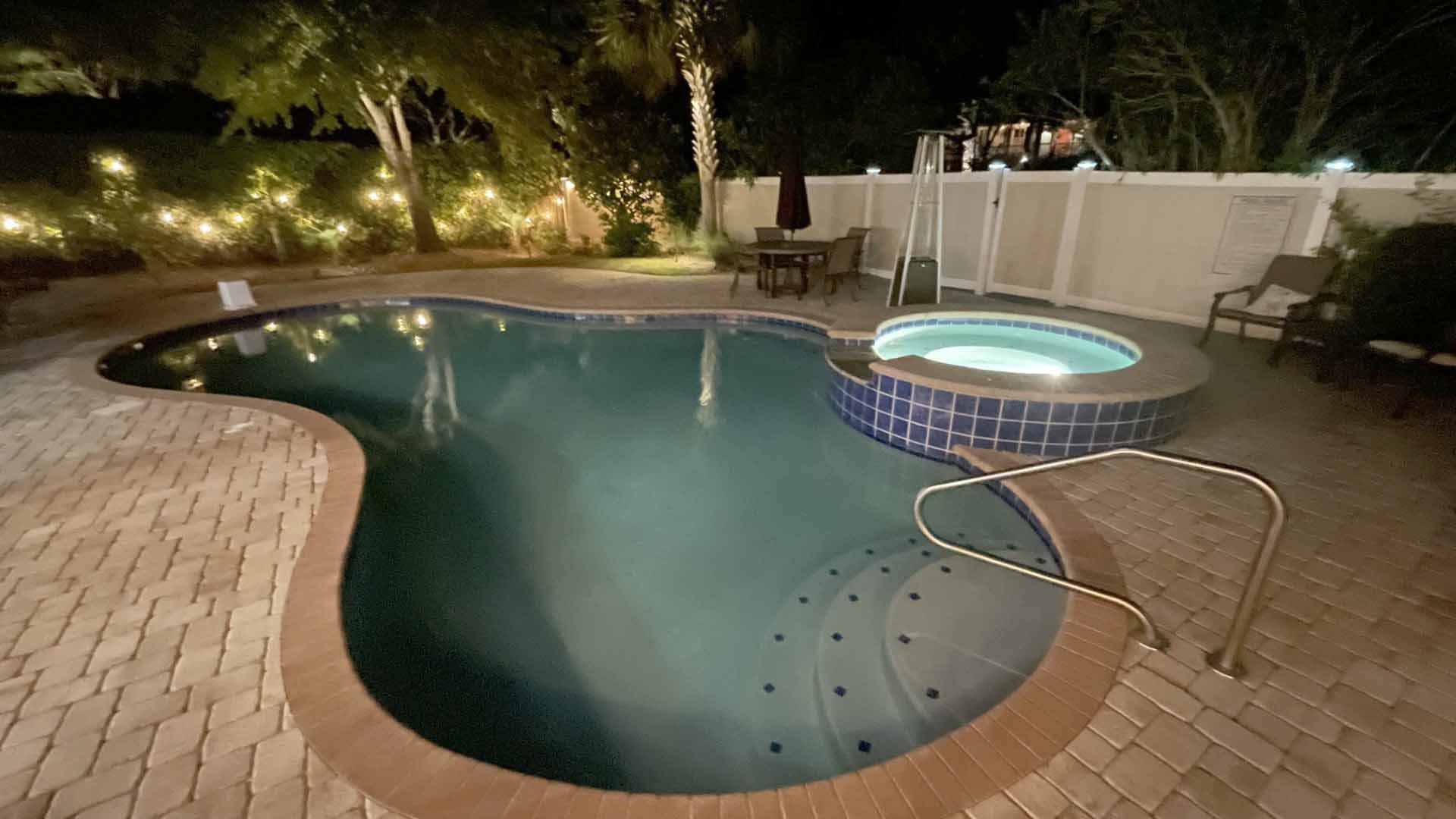 Night Time at Can't Wait