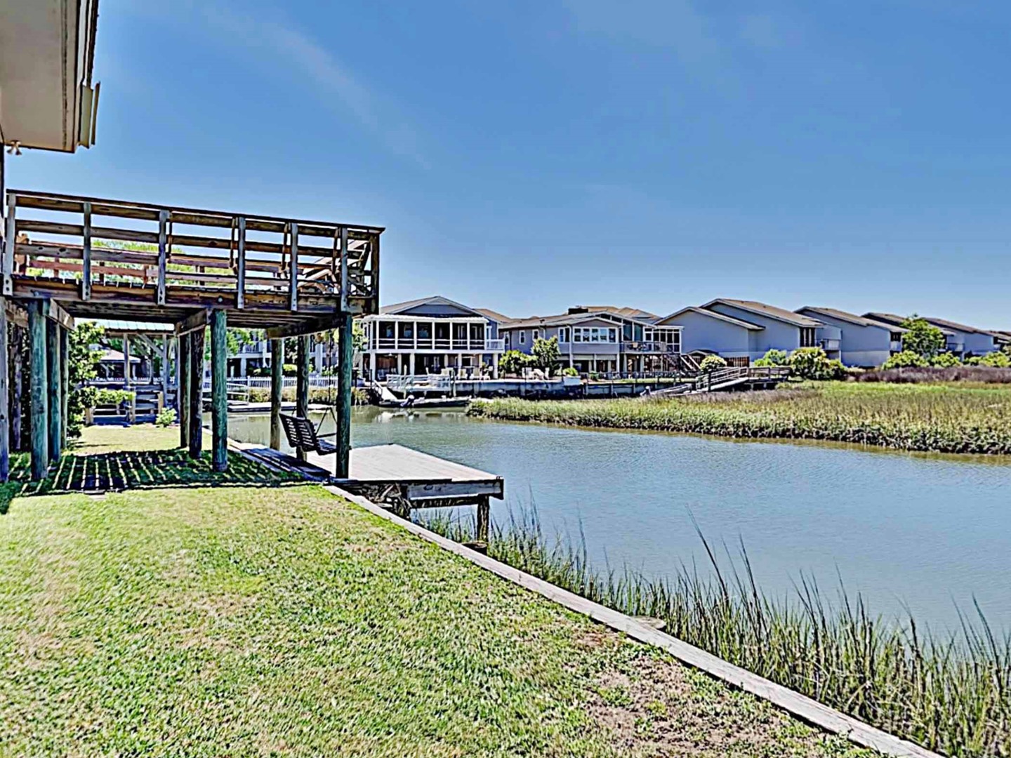 Crabbers Corner - Creekfront 3