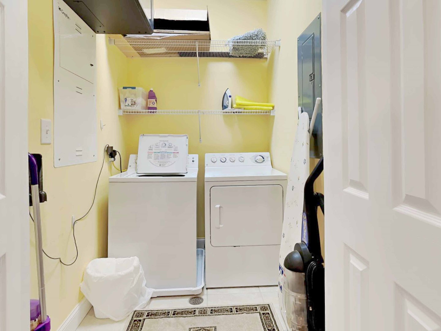 Laundry Room - Top Floor