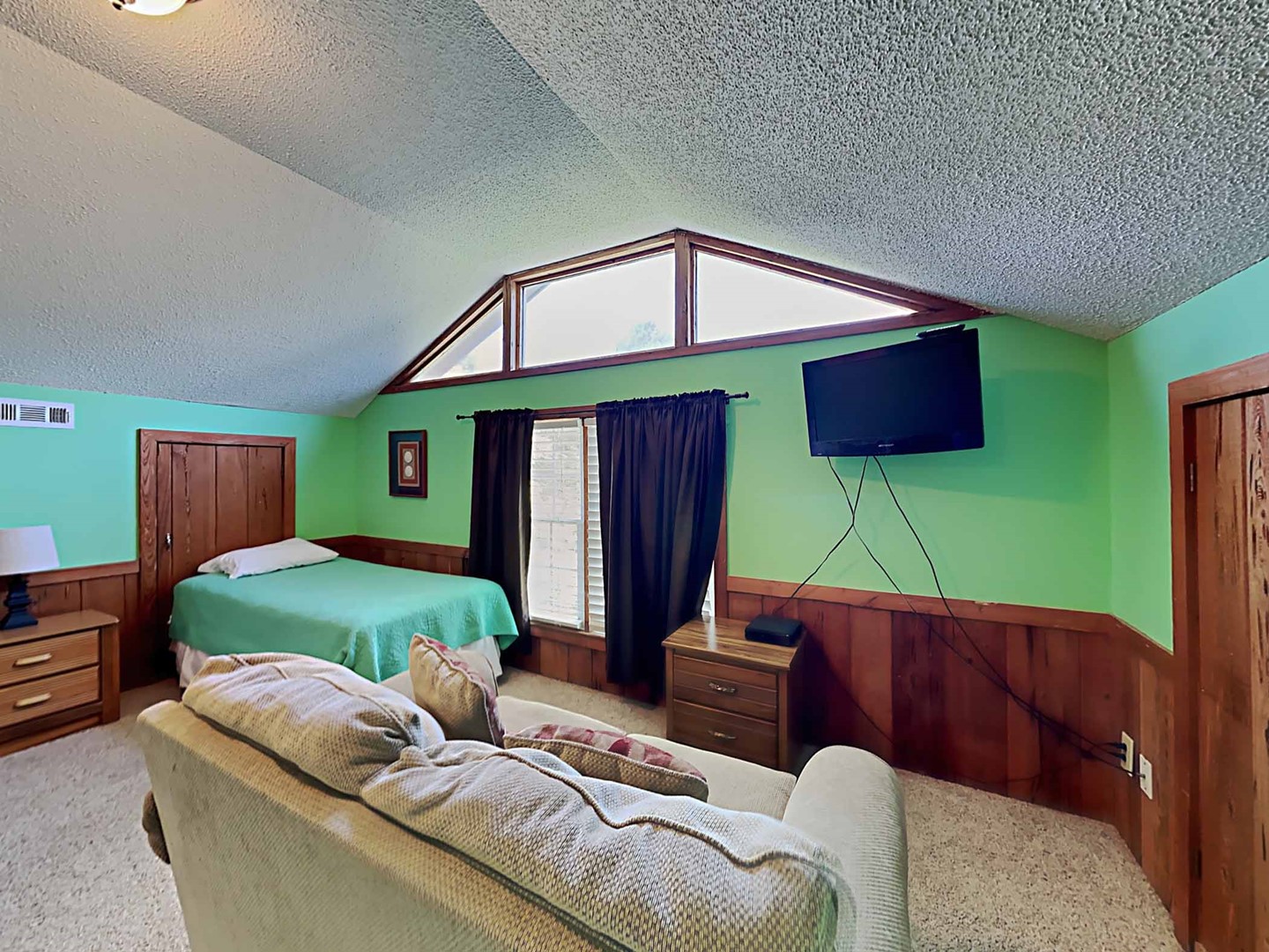 Bedroom 6 - Top Floor