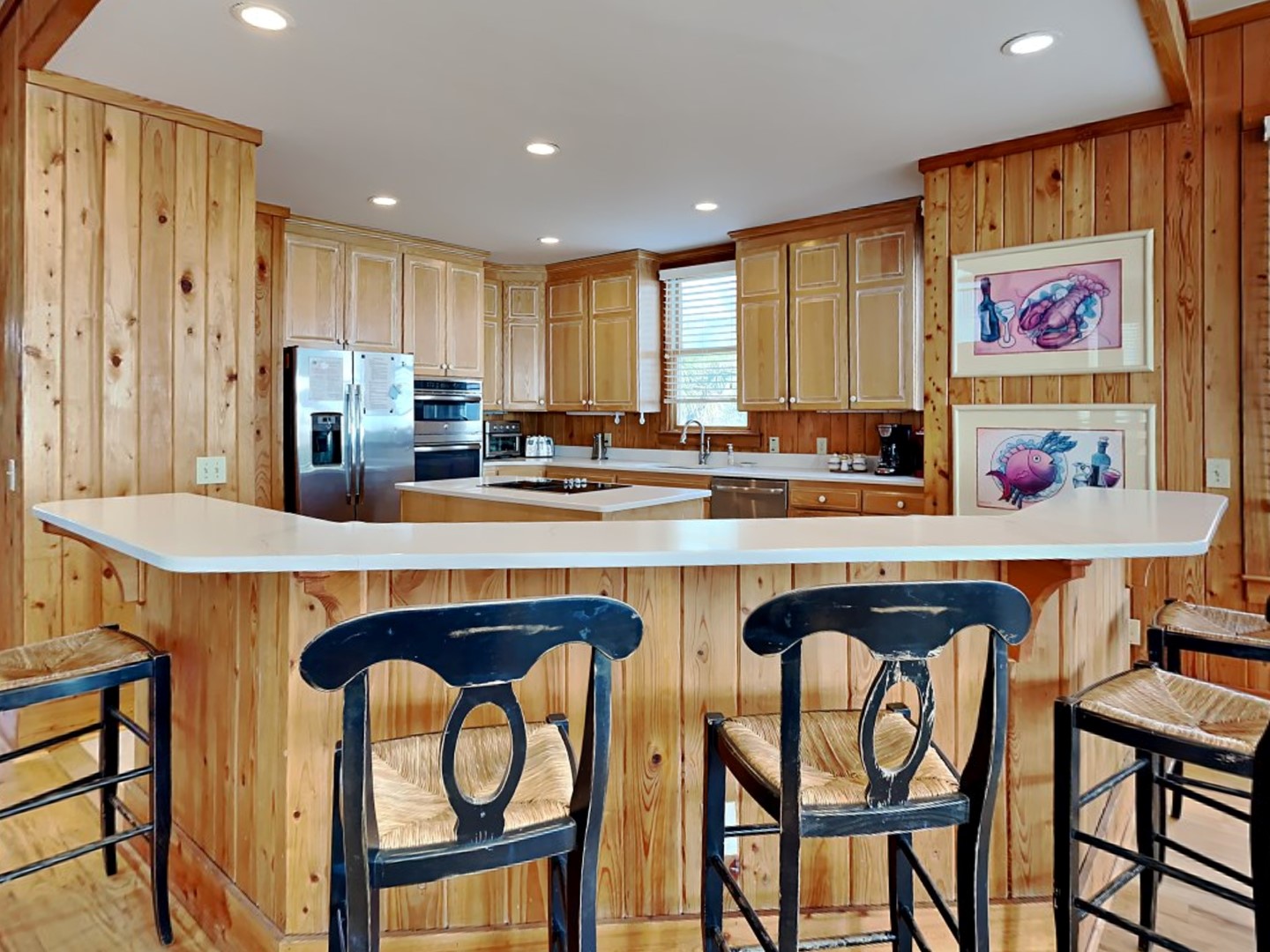 Breakfast Bar & Kitchen