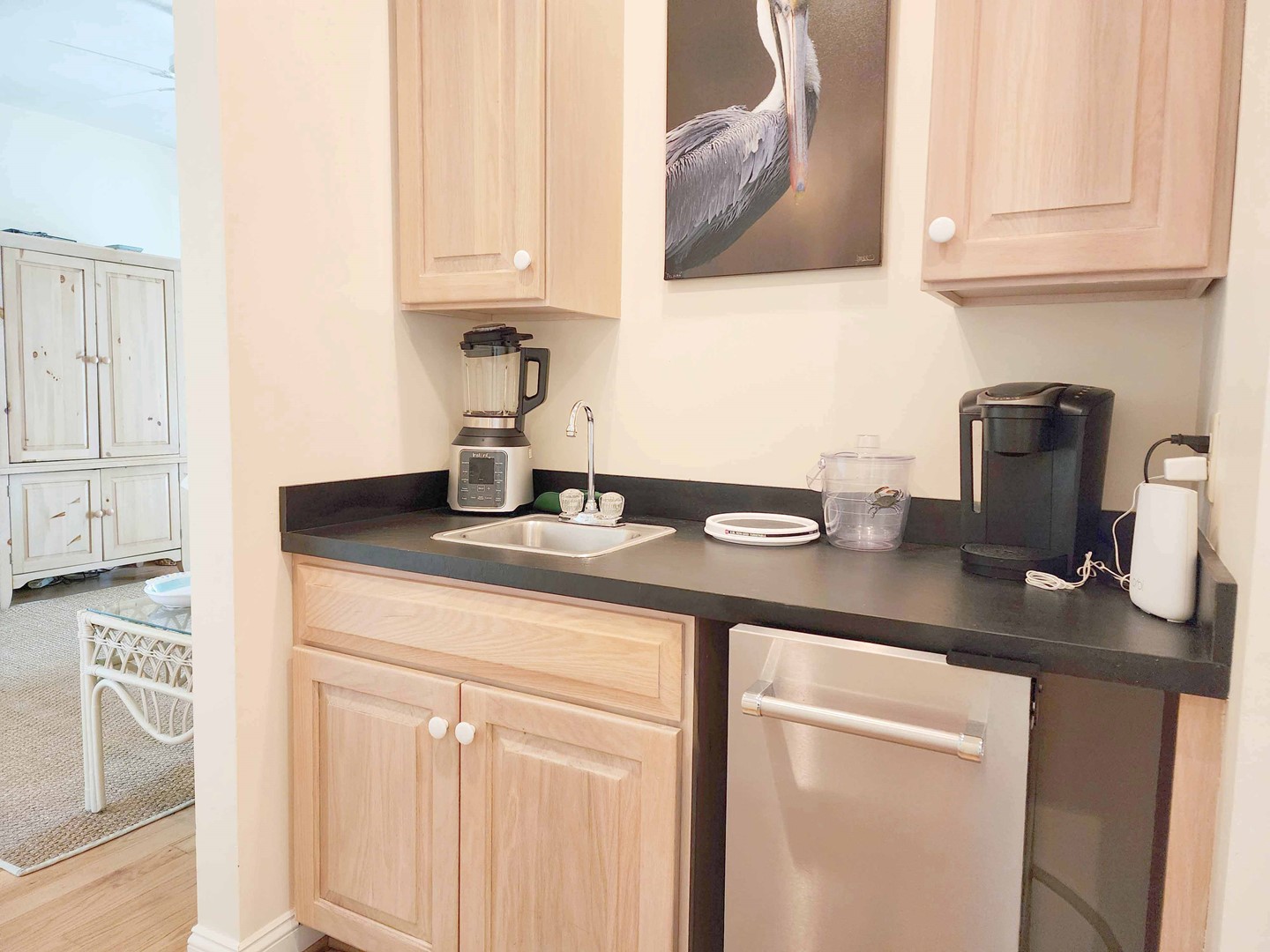 Wet Bar on 1st Floor