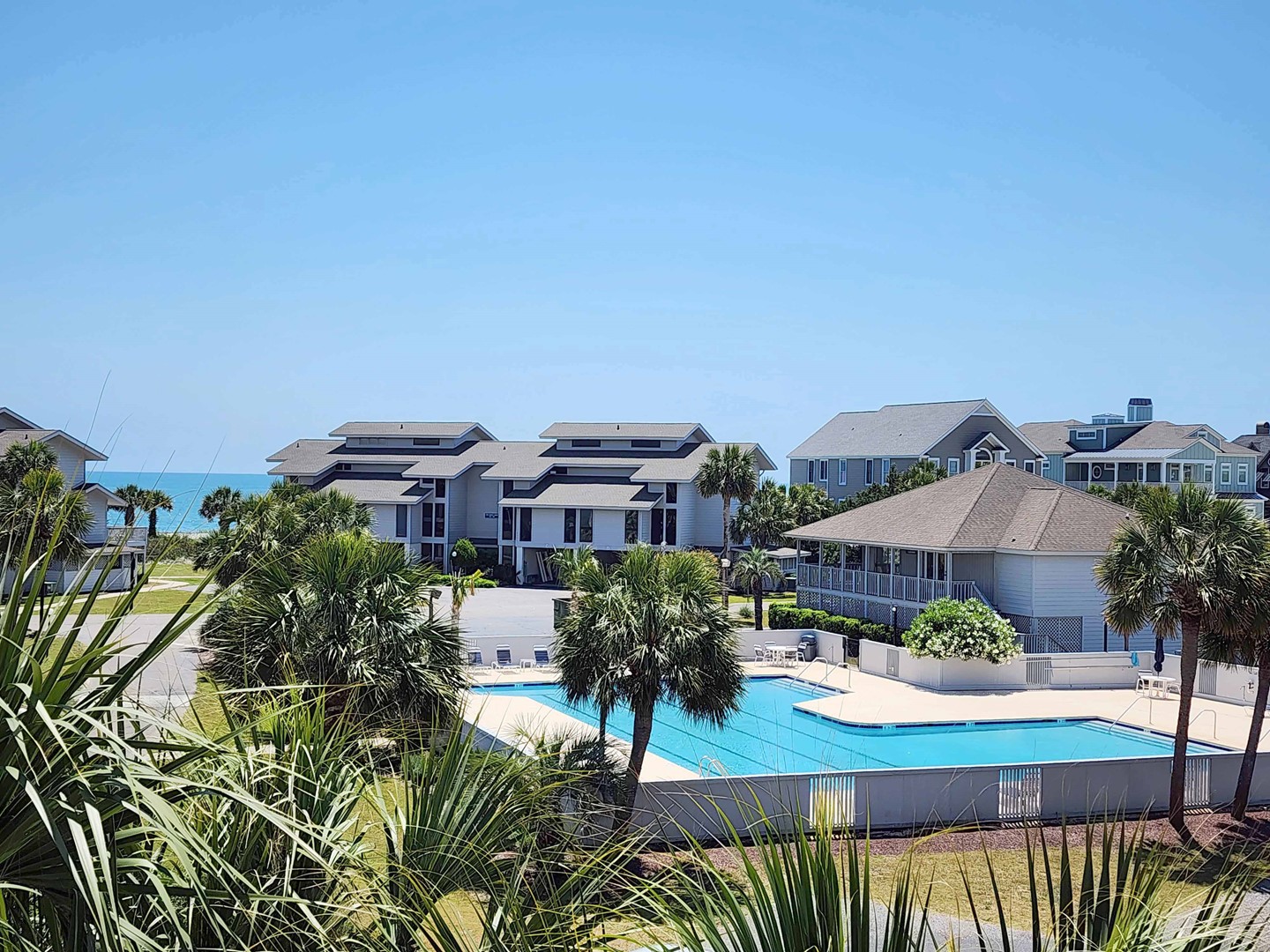 Front Porch View to Beach