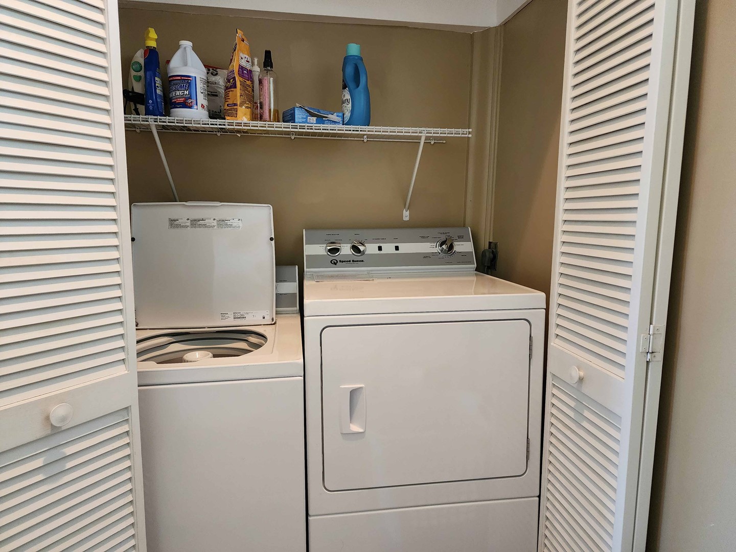Washer/Dryer on Top Floor