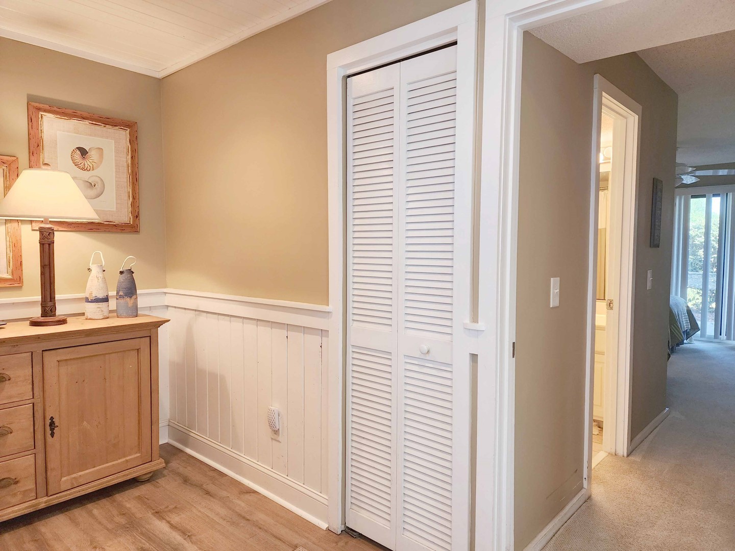 Foyer and Hallway to Bedroom 4