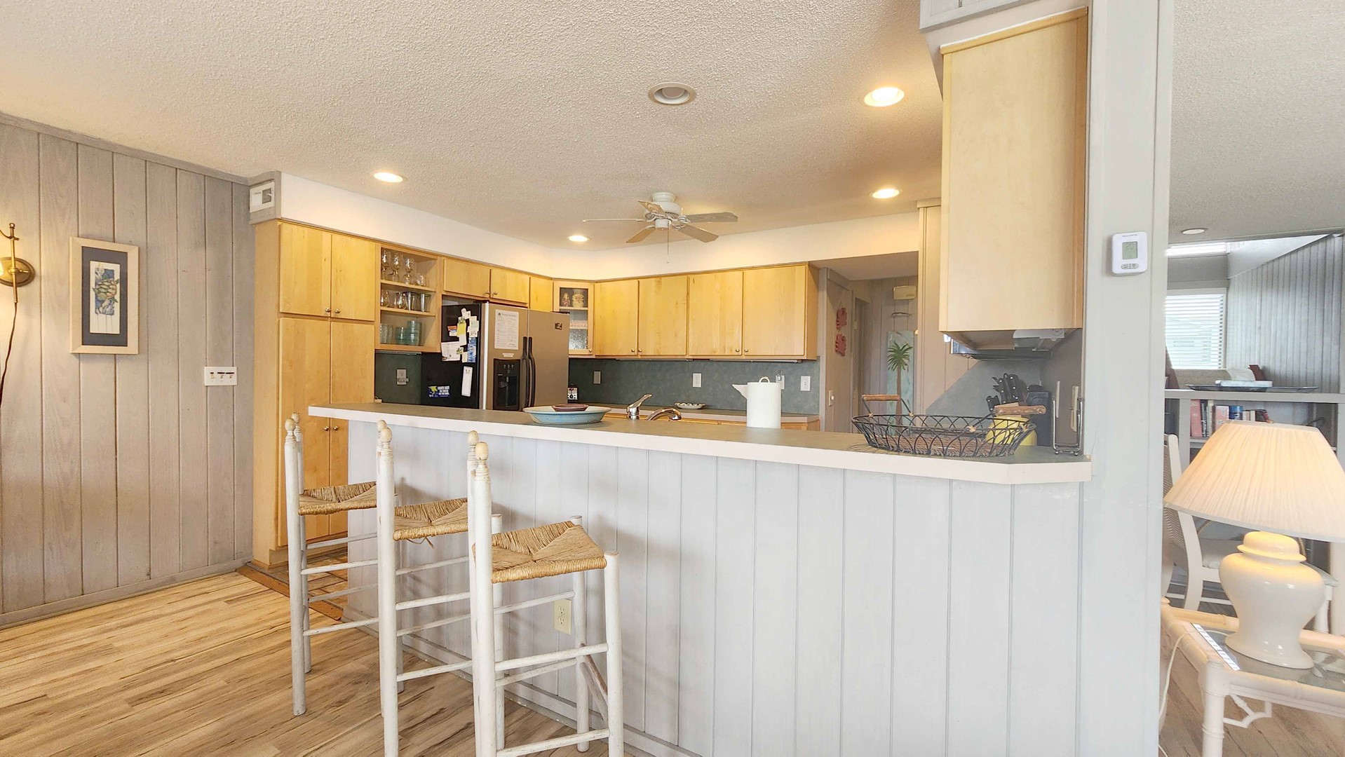 Breakfast Bar & Kitchen