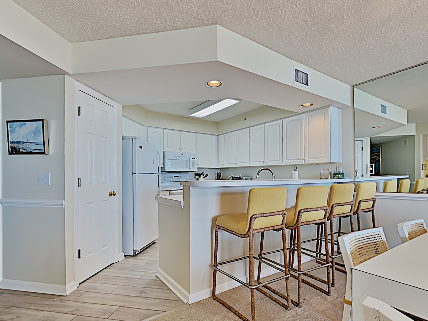 Breakfast Bar & Kitchen