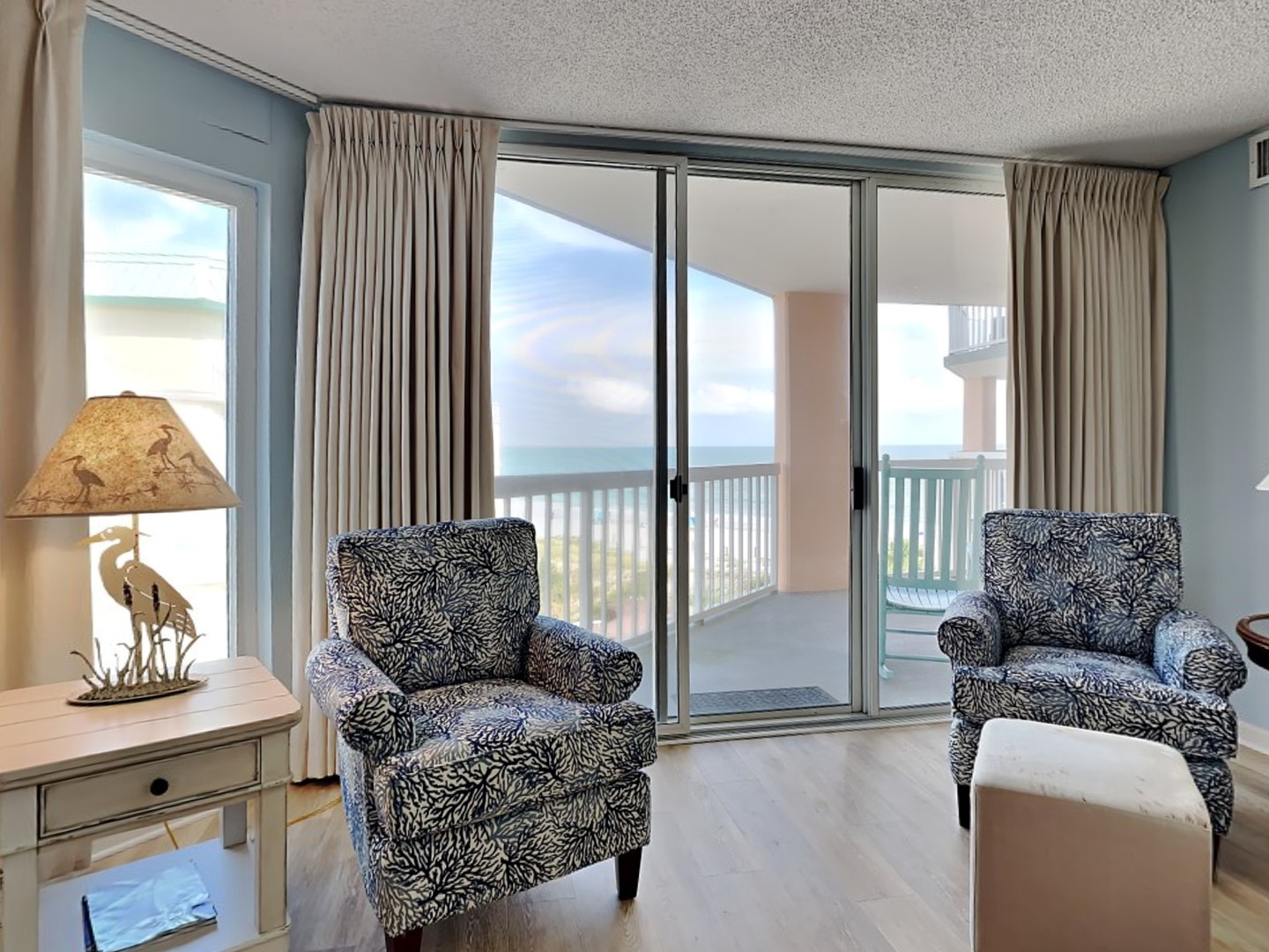 Warwick 401 - Oceanfront