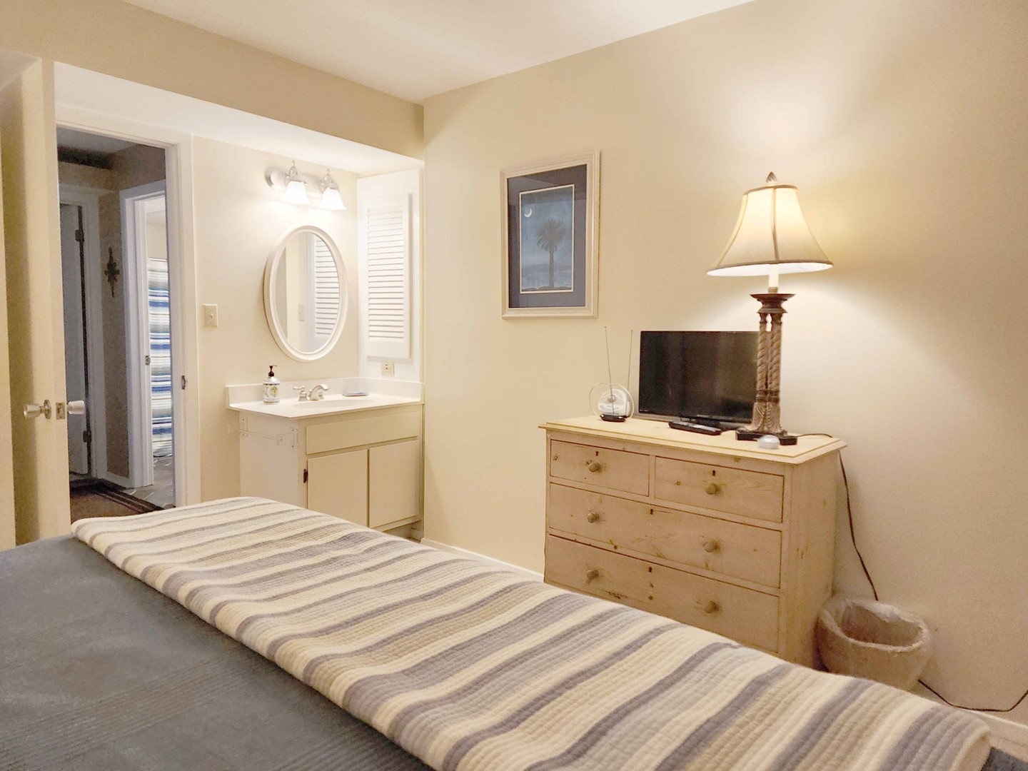 Private Vanity in Bedroom 2