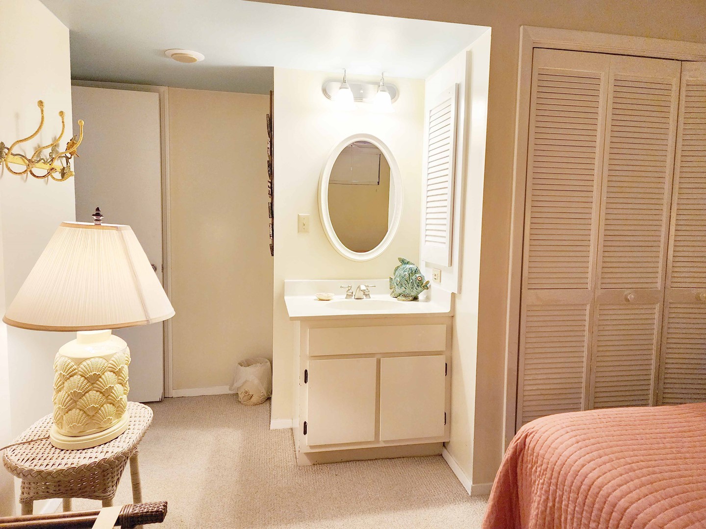 Private Vanity in Bedroom 3