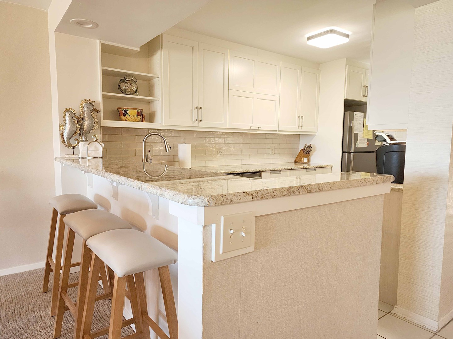 Breakfast Bar & Kitchen