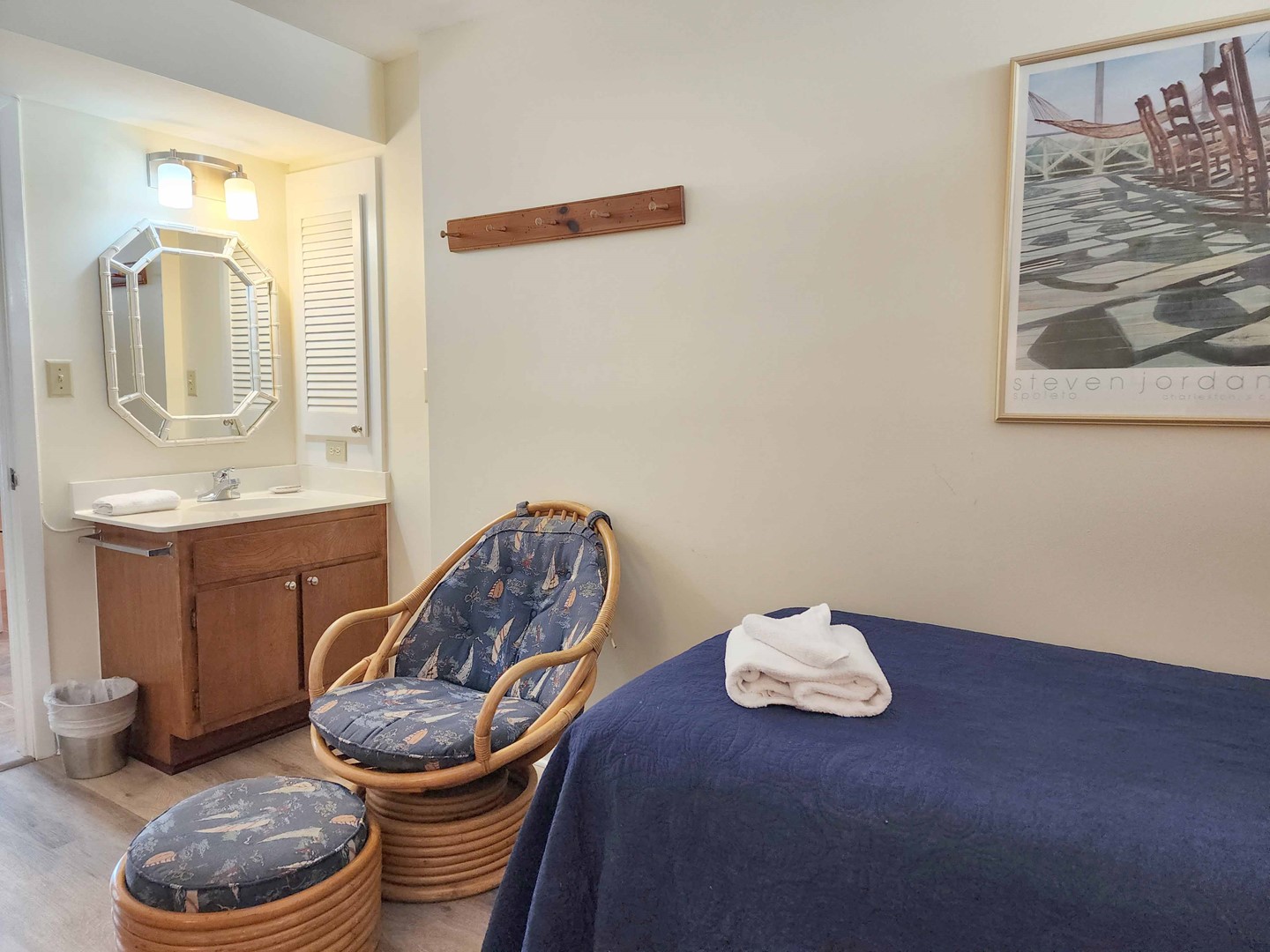 Private Vanity in Bedroom 3