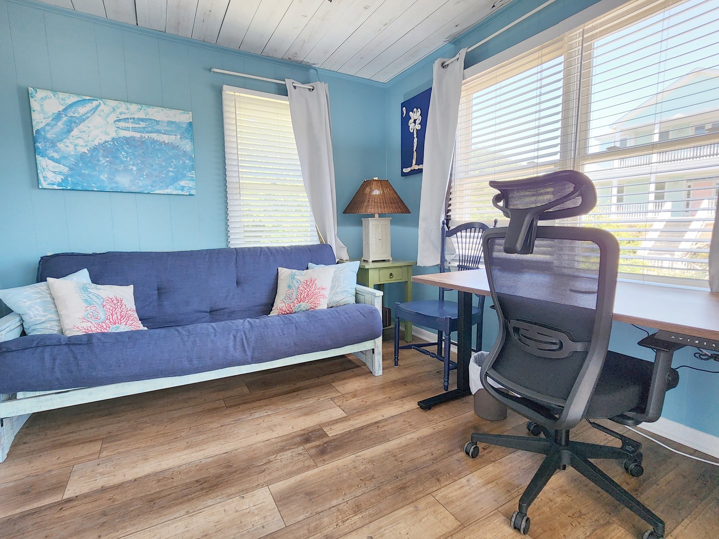 Sitting Room with Futon