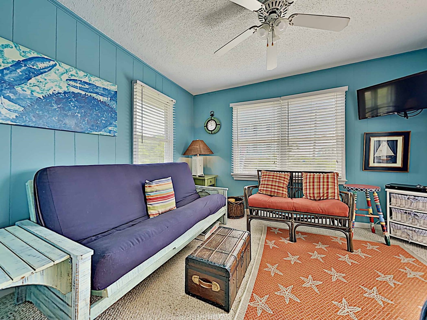 Sitting Room with Futon