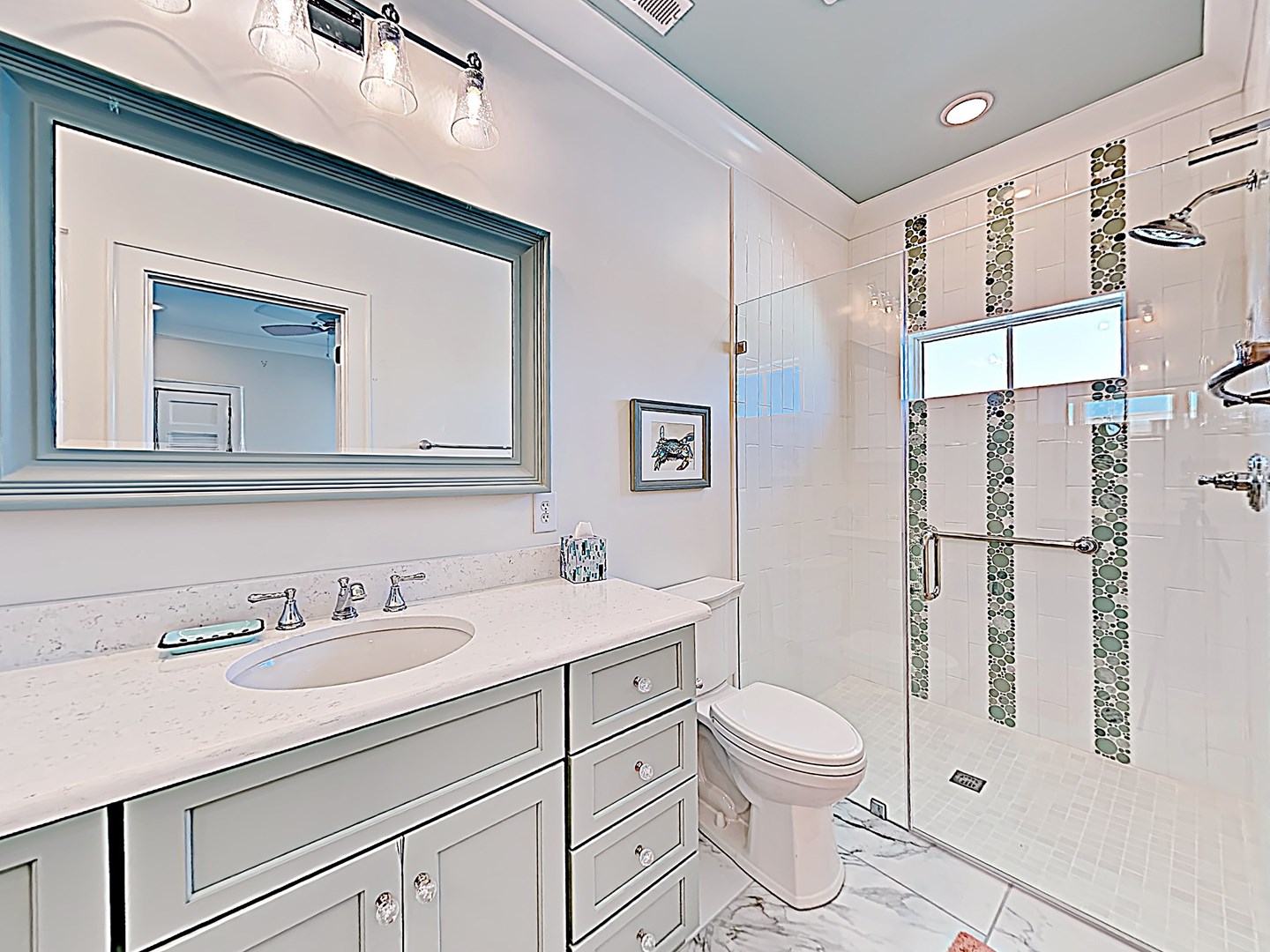 Bath in Bedroom 3 Top Floor