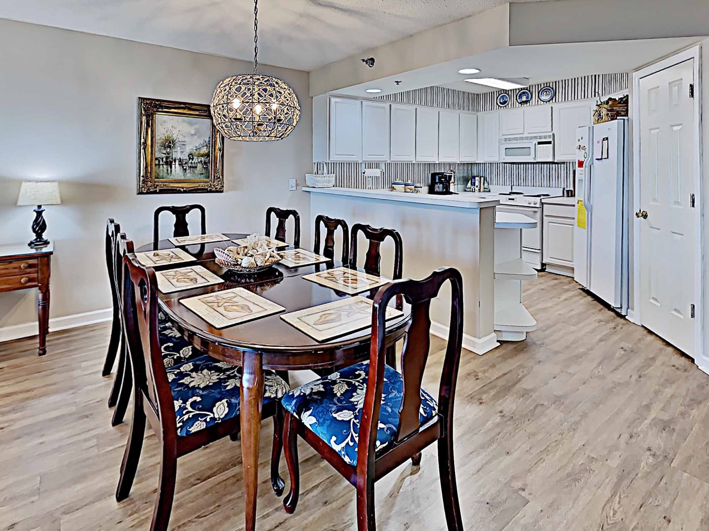 Warwick-203 Dining Area