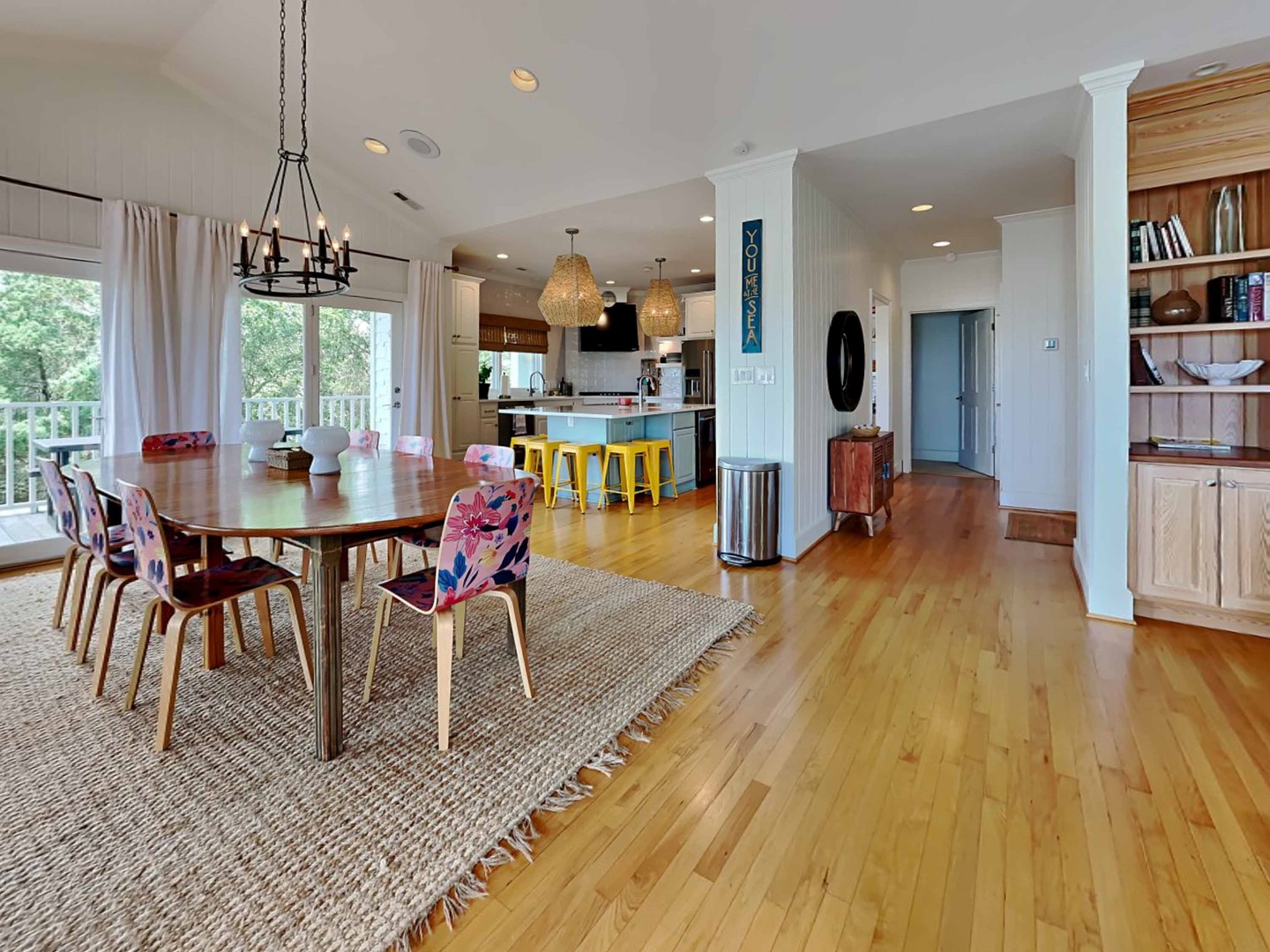 Dining Area & Kitchen