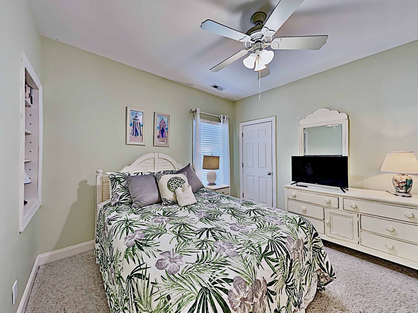 Bedroom 3 (Top Floor)