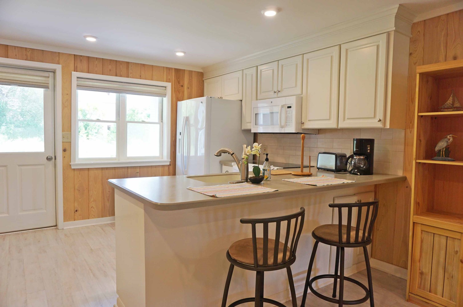 Breakfast Bar & Kitchen (Ground Floor)