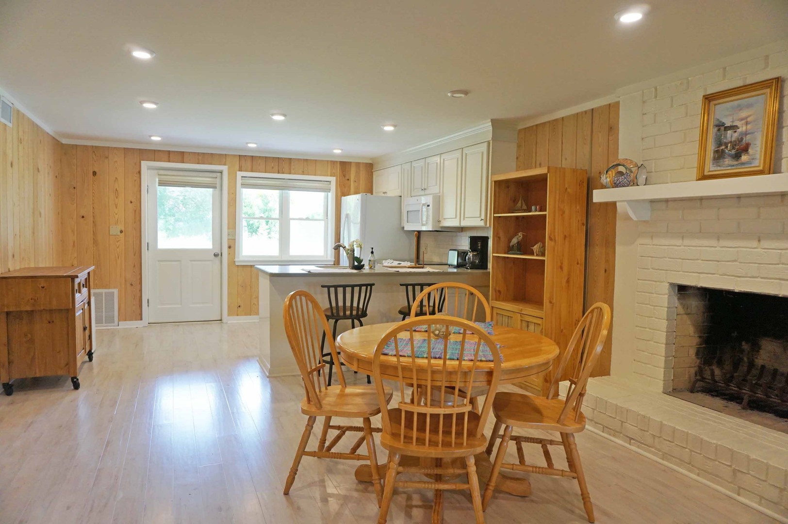 Dining Area (Ground Floor)