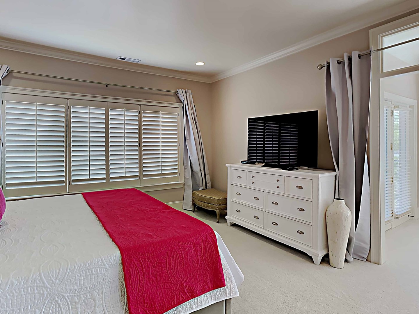 Upstairs Primary Suite