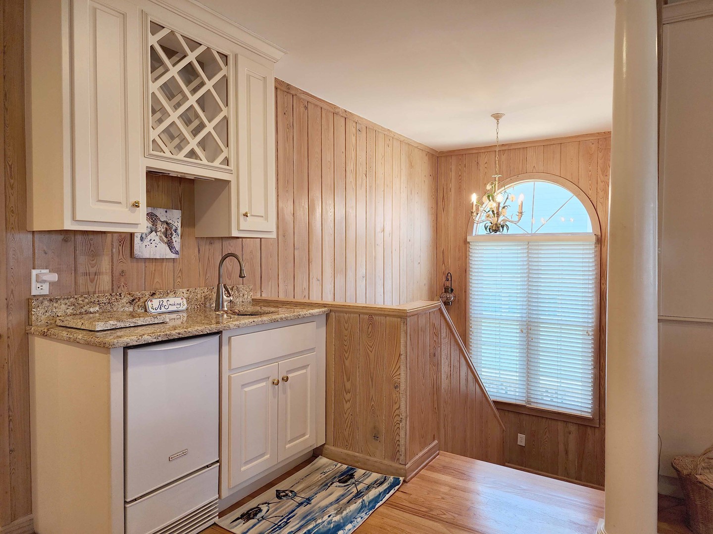 Wet Bar with Ice Maker