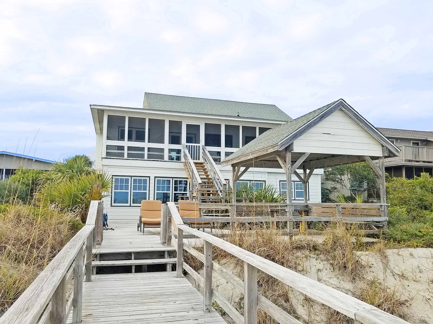 Selah-Oceanfront Cabana