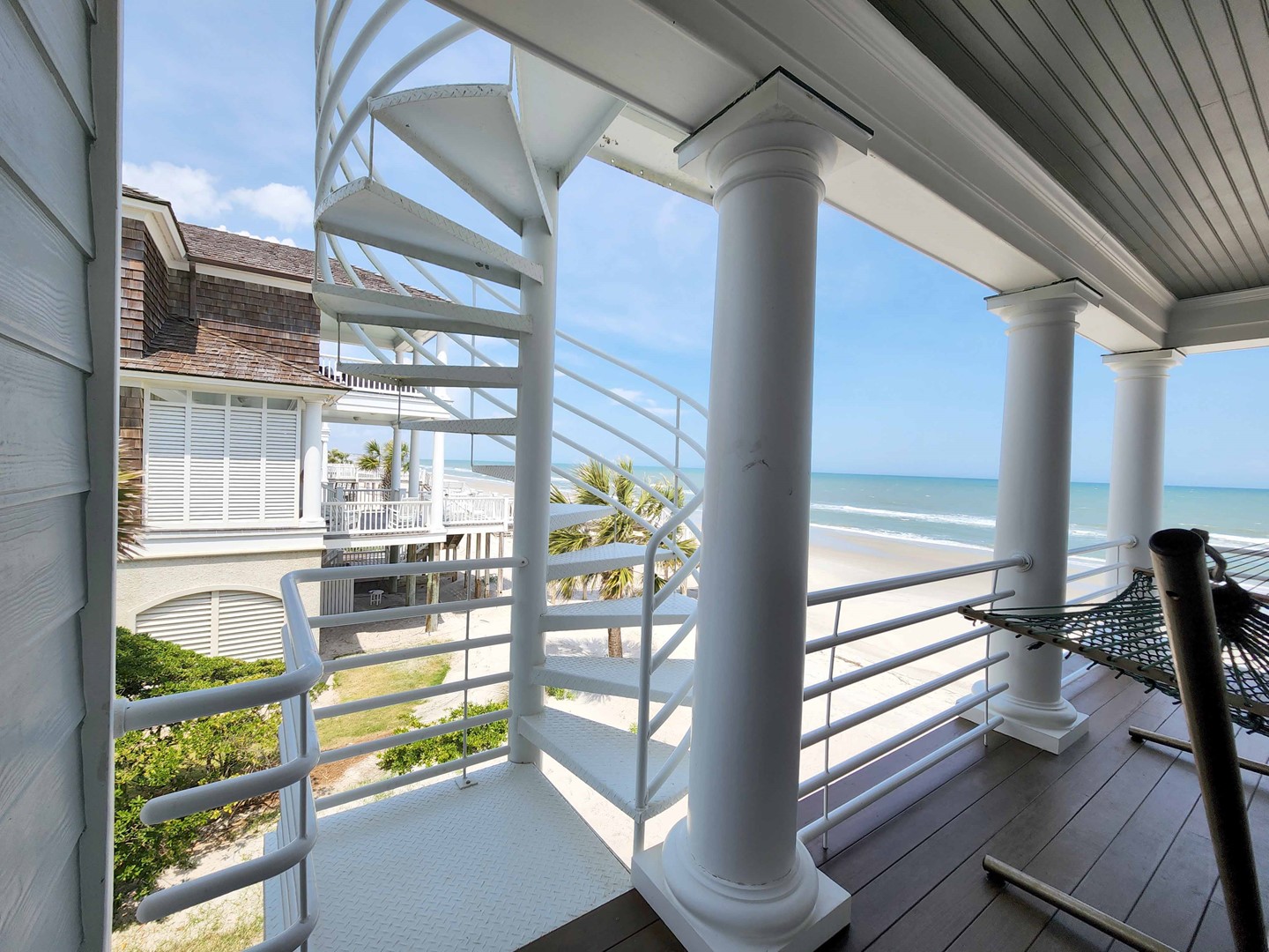 Circular Stairs to 2nd Floor Deck