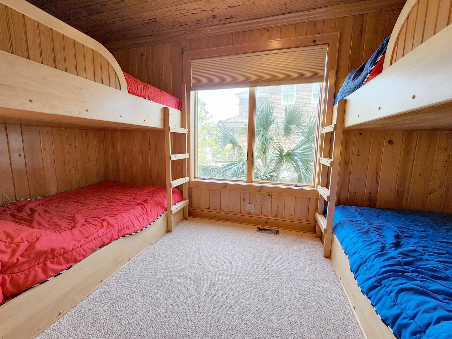 Bedroom 5 - 2 Queen Bunks