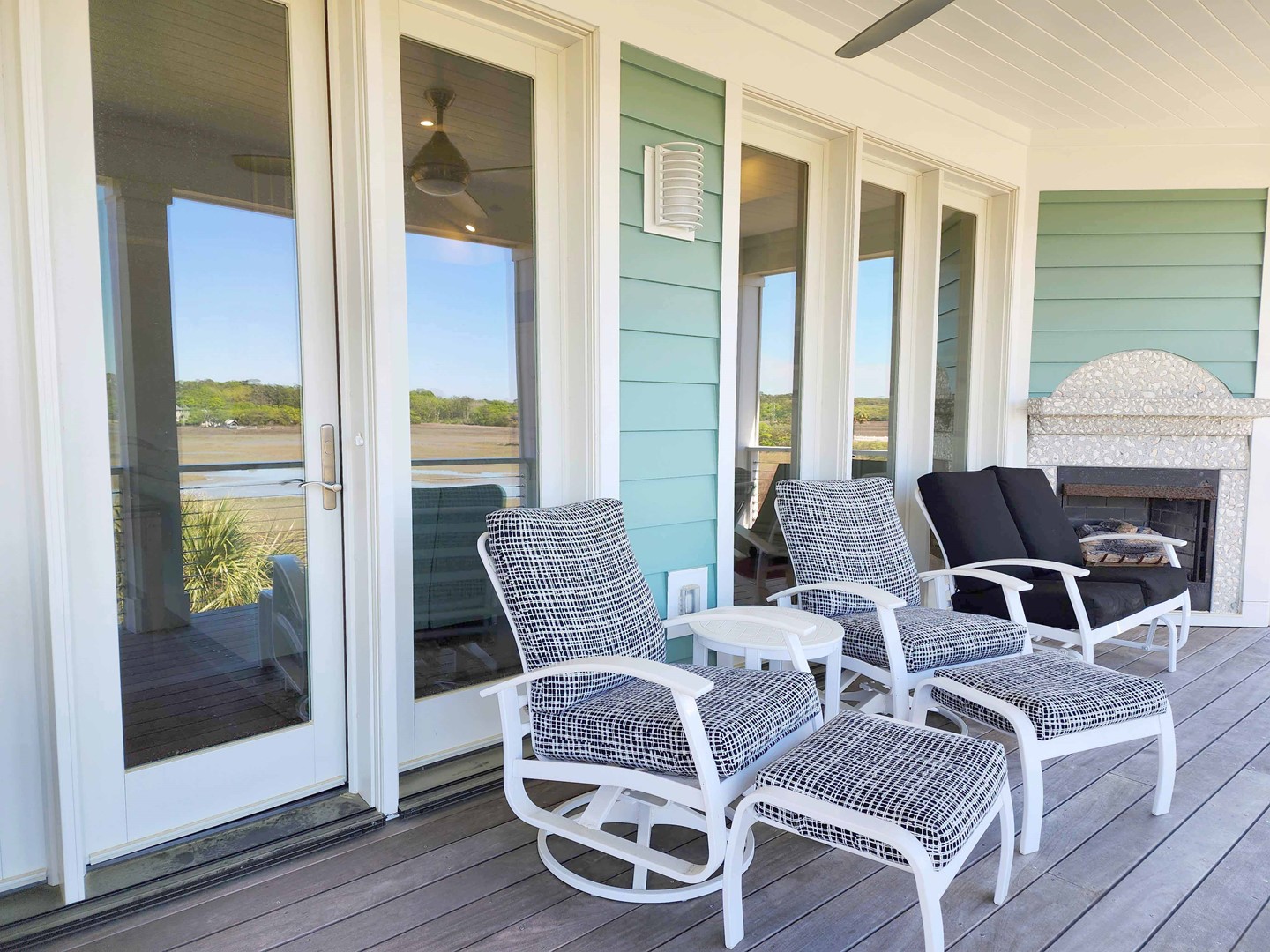 Top Floor Porch Has Gas Fireplace 