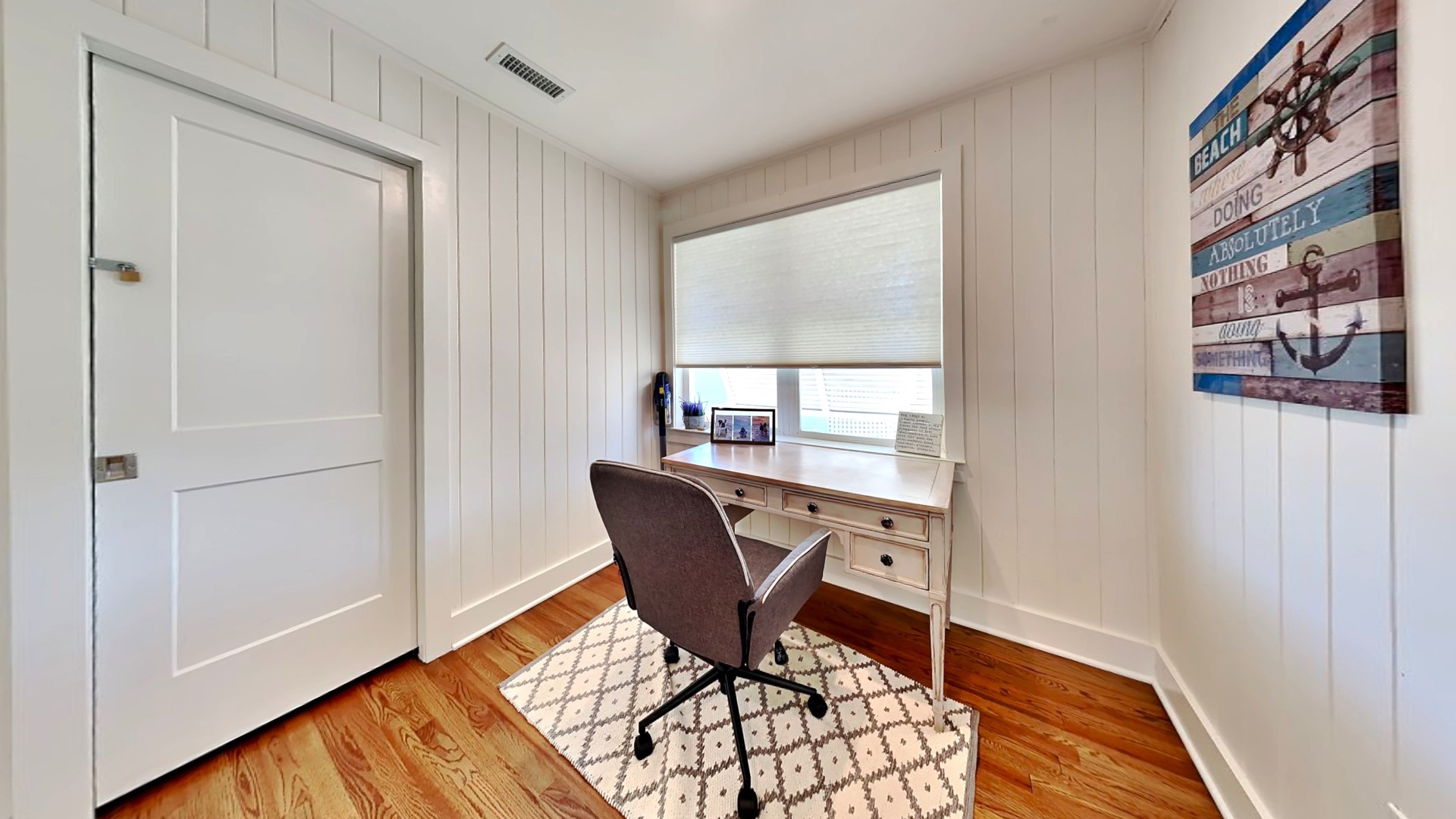 Sanctuary by the Sea - Laundry room office