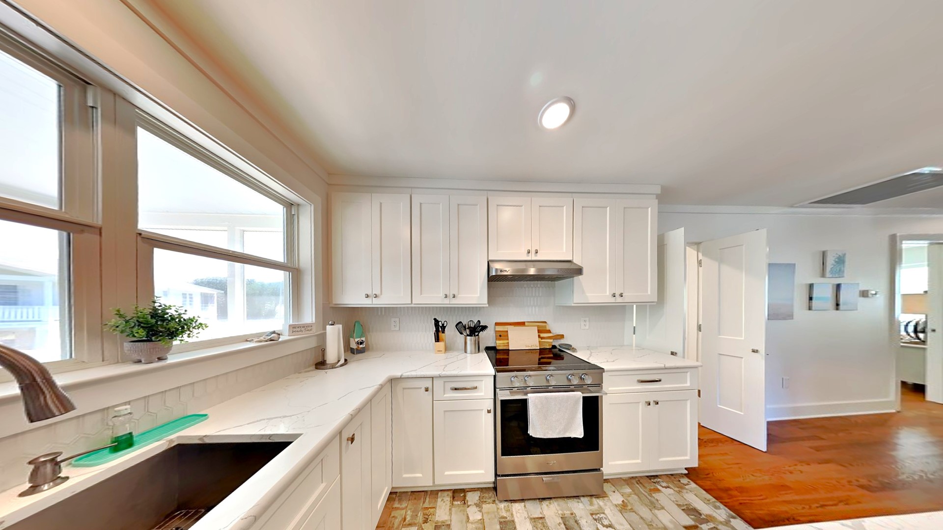 Sanctuary by the Sea - Kitchen