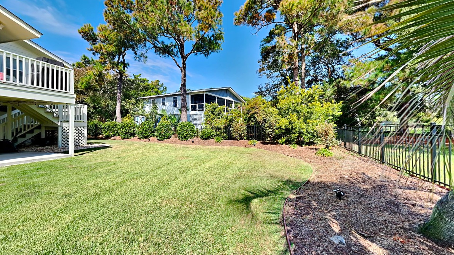 Sanctuary by the Sea - Backyard