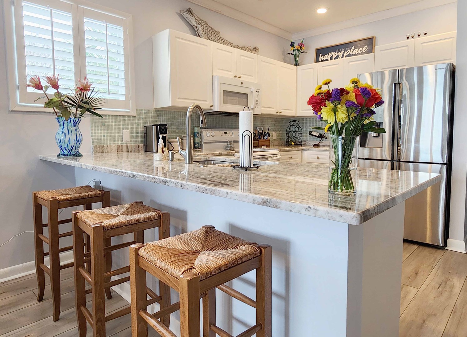 Breakfast Bar & Kitchen