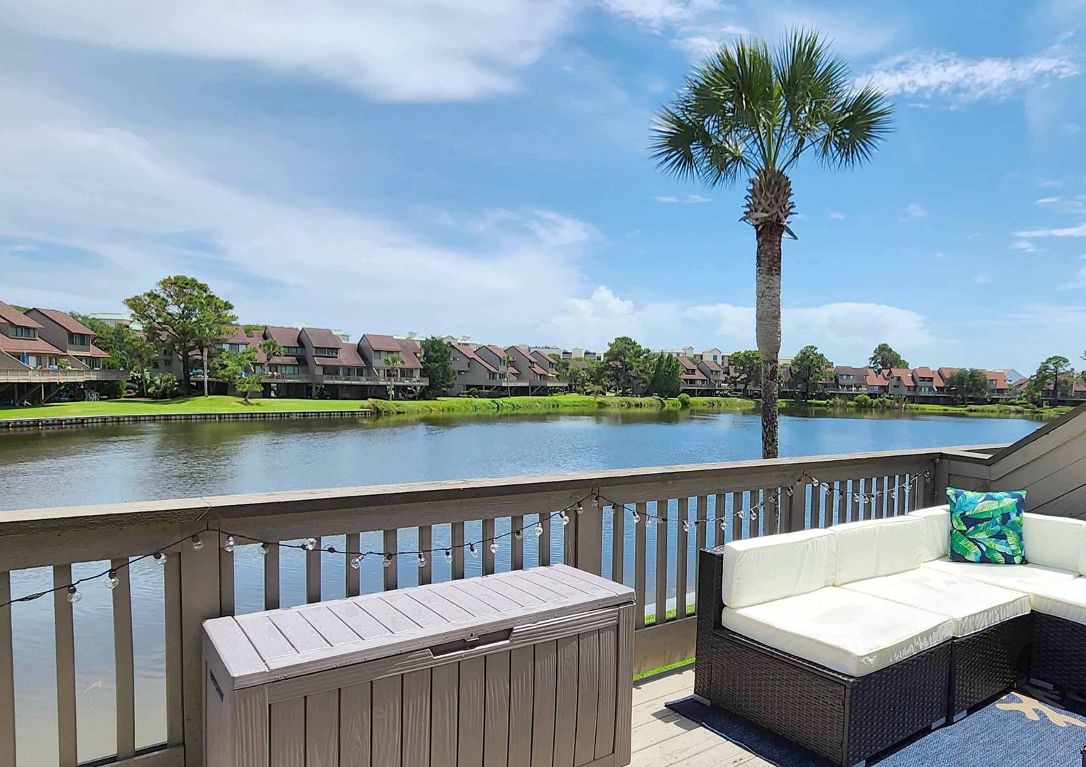 Overlooks Saltwater Lake