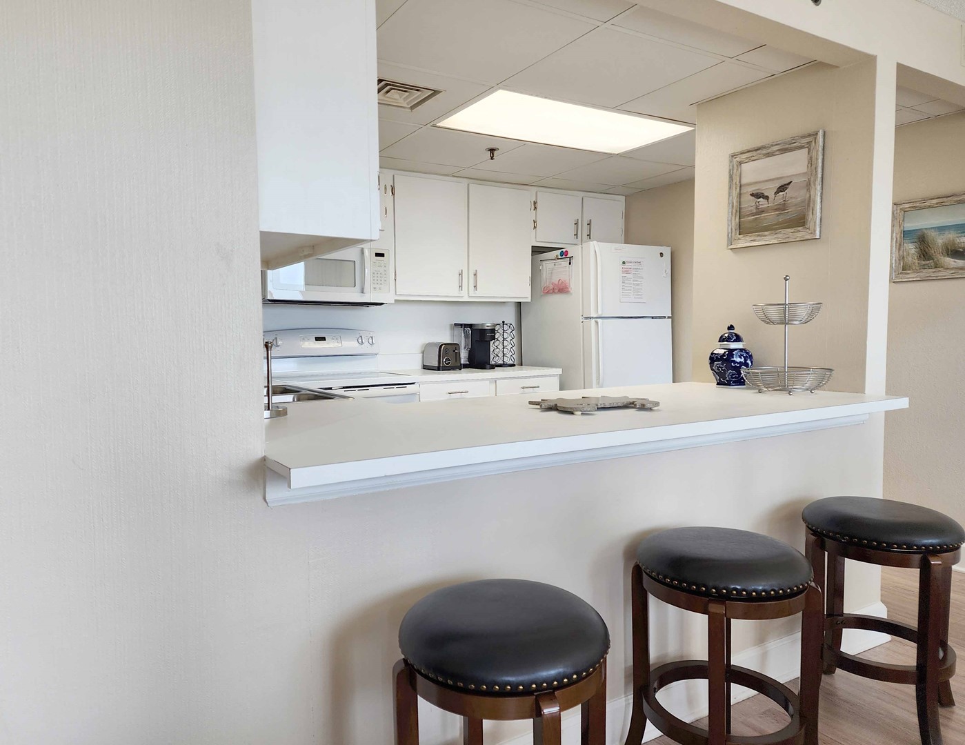 Breakfast Bar & Kitchen