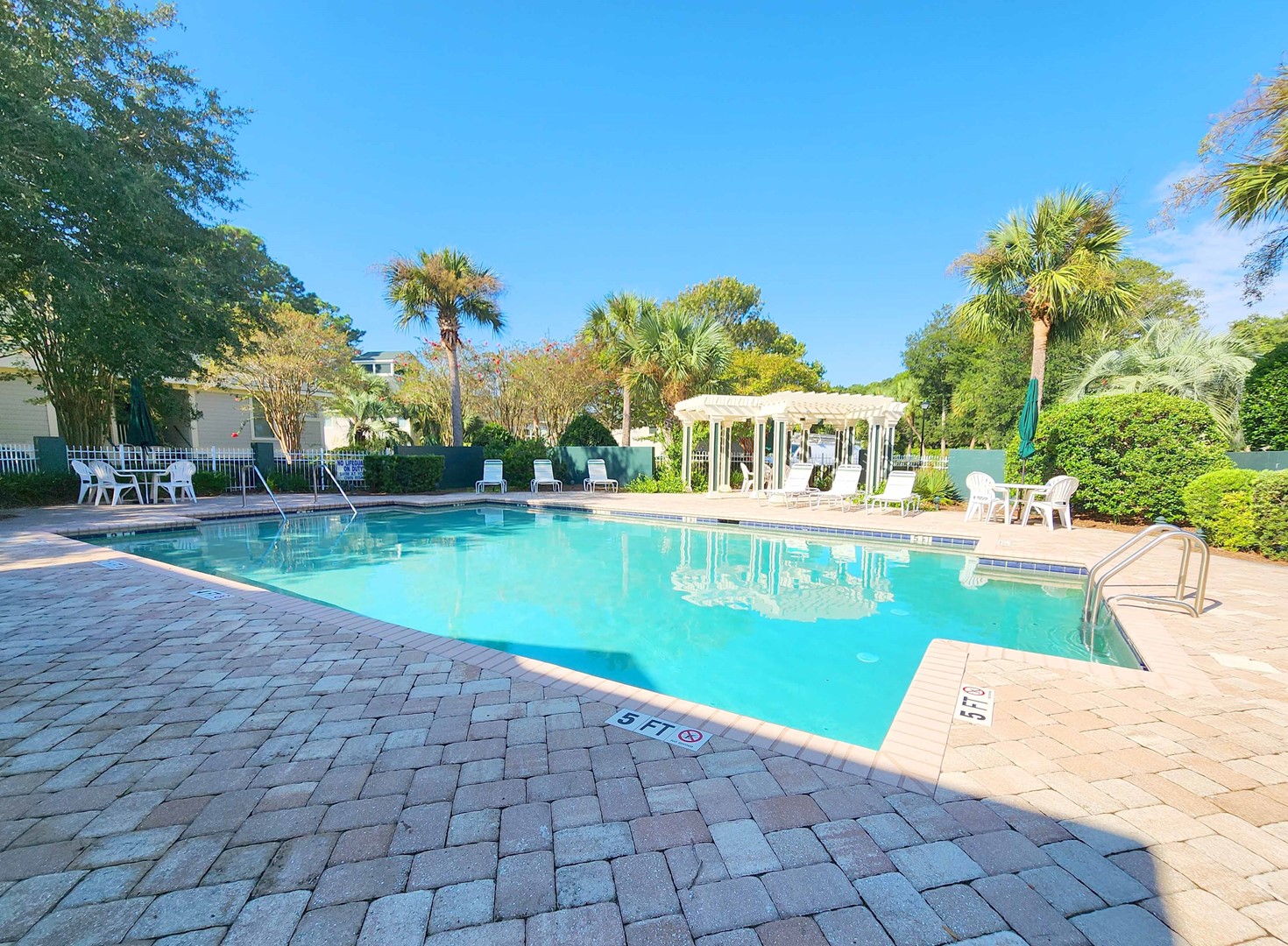 Lakeside Community Pool