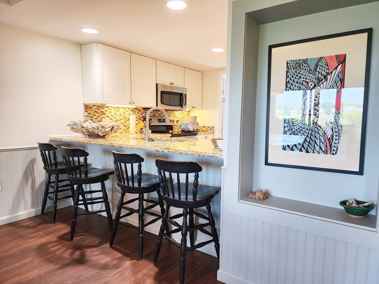 Breakfast Bar & Kitchen