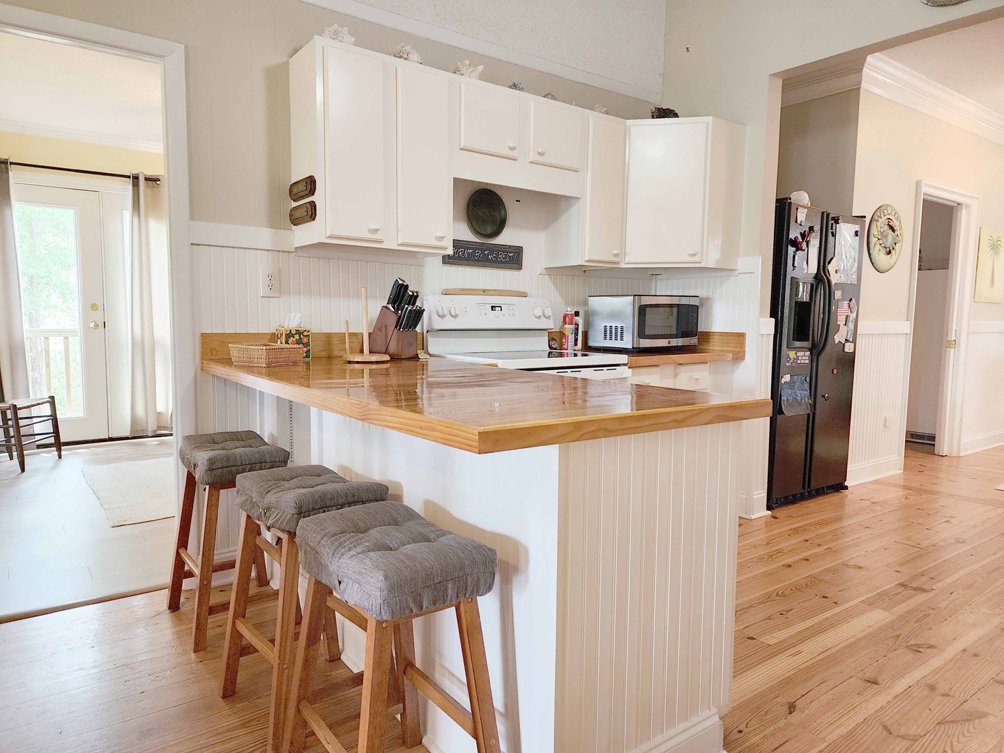 Breakfast Bar & Kitchen