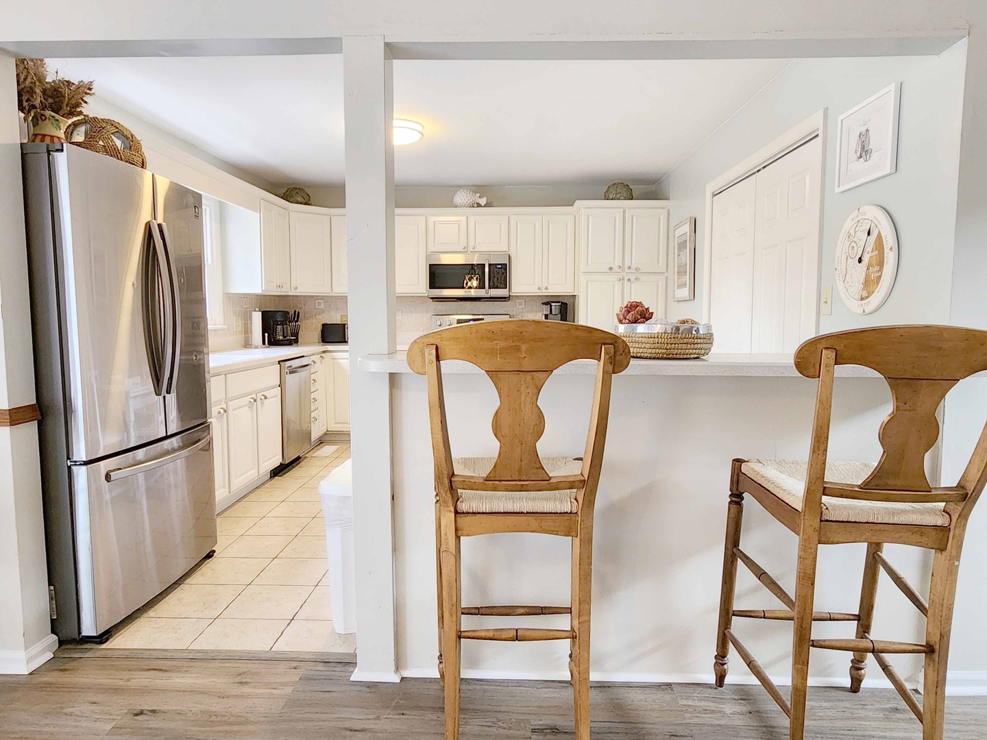 Breakfast Bar & Kitchen