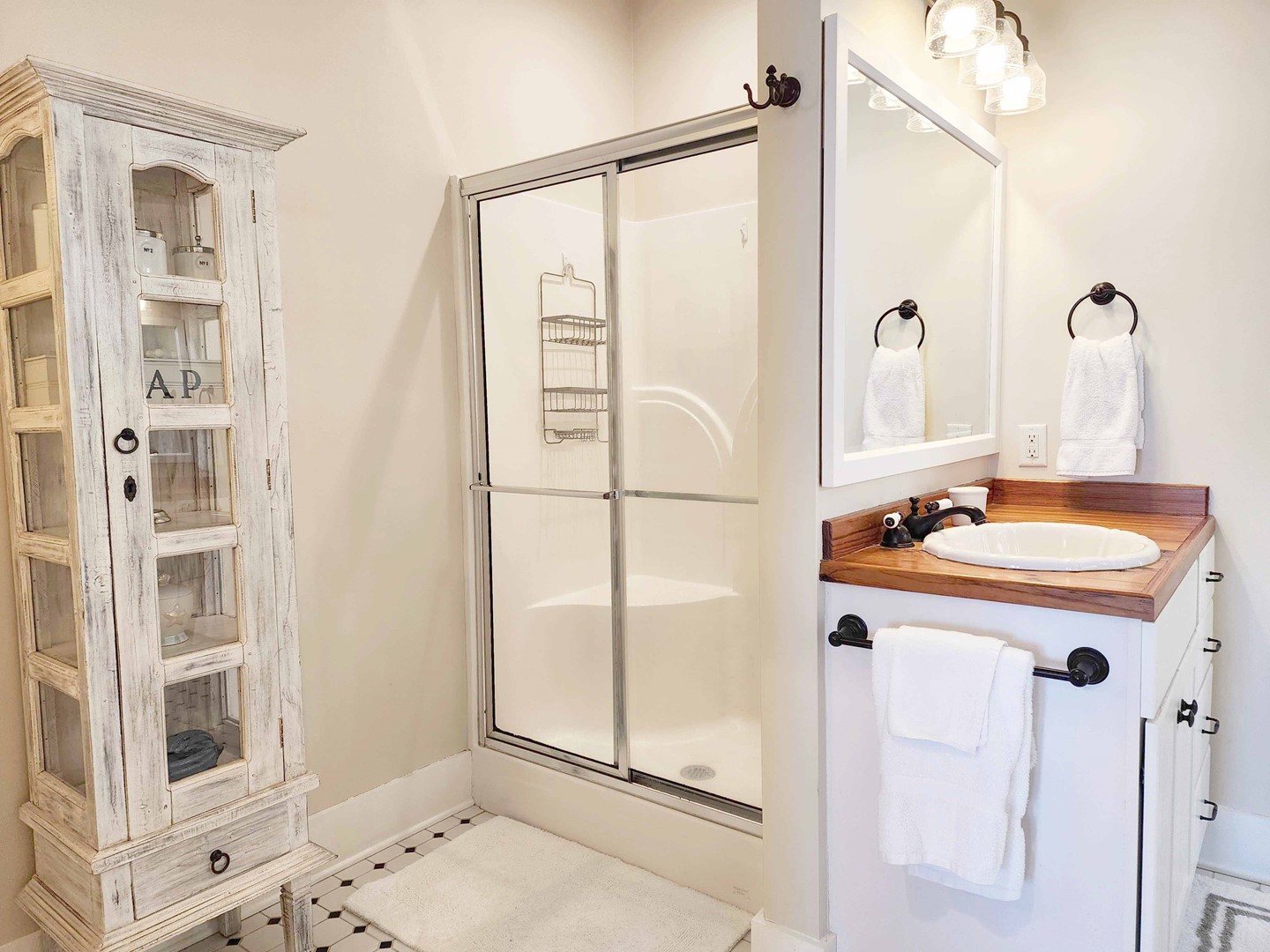 Captain's Choice - Bathroom