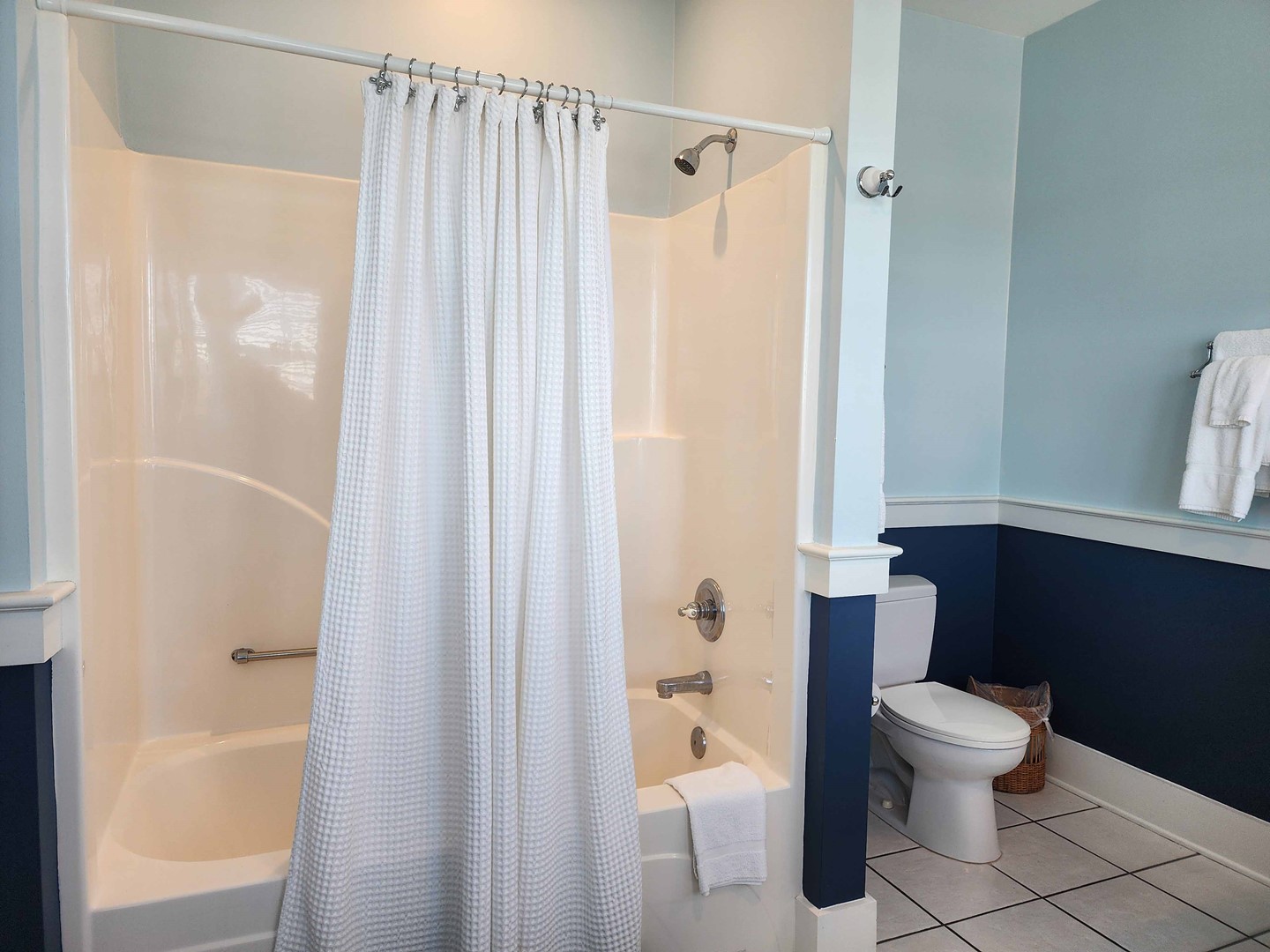 Ahoy Mate - Bathroom