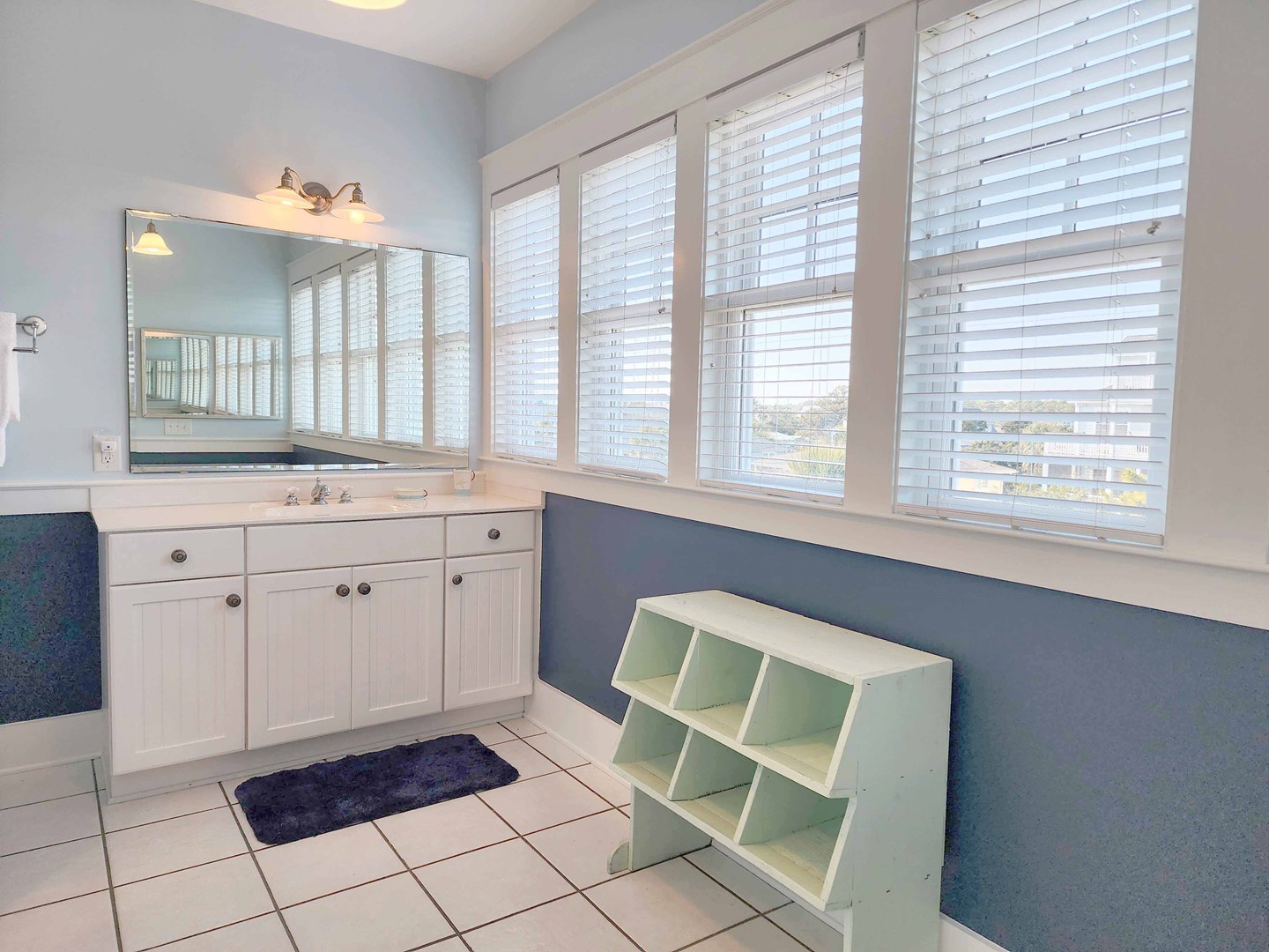 Ahoy Mate - Bathroom