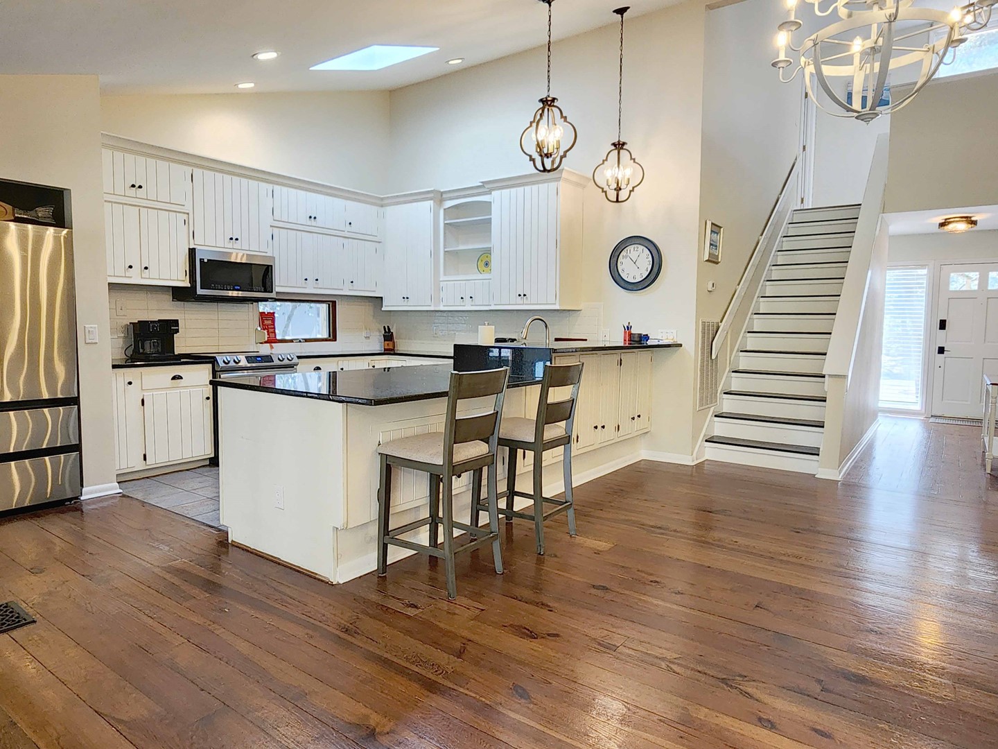 Breakfast Bar & Kitchen