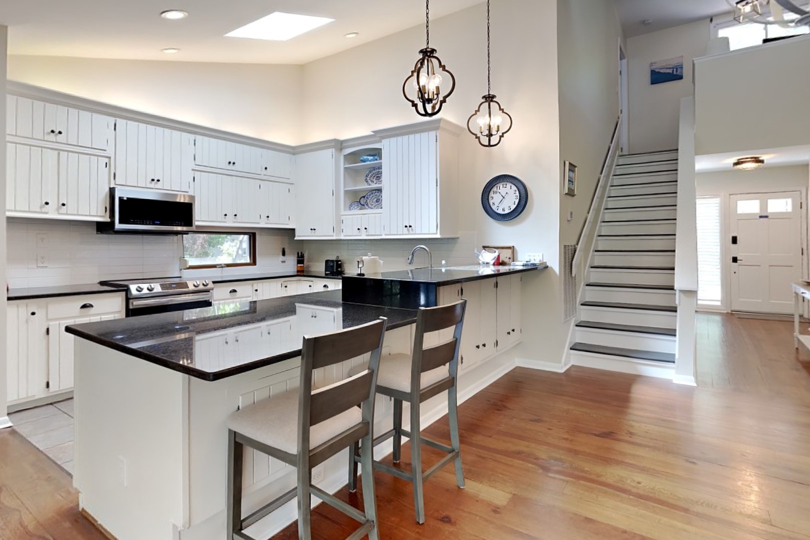 Breakfast Bar & Kitchen