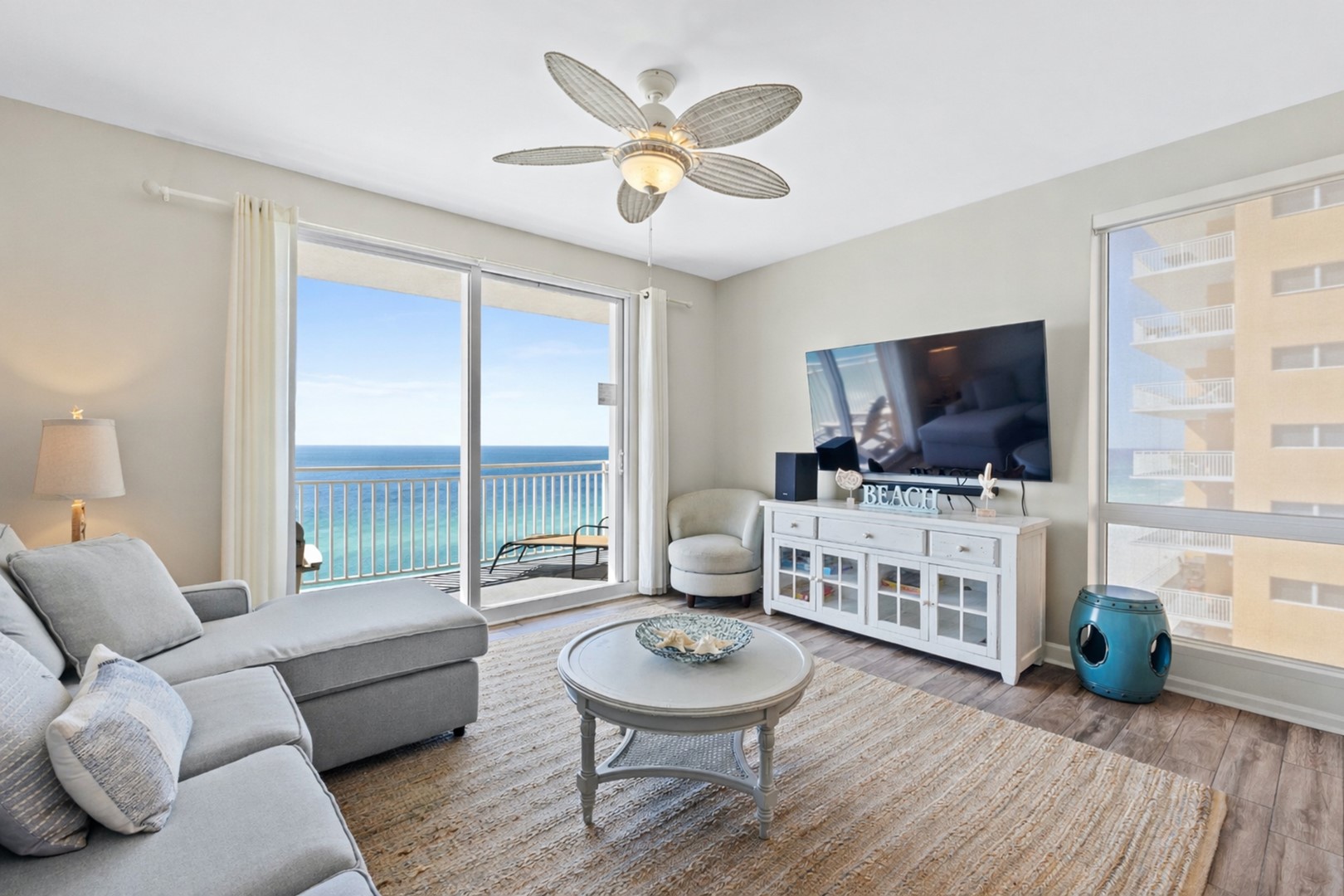 Splash Beach Resort 1101E Photo