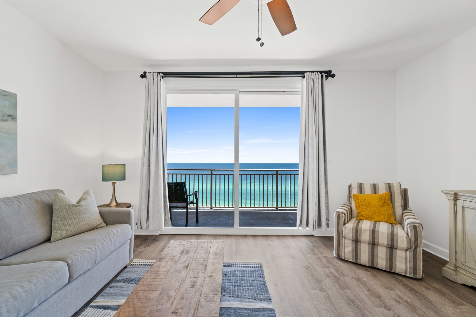 Living Area with Direct Beach and Gulf Views