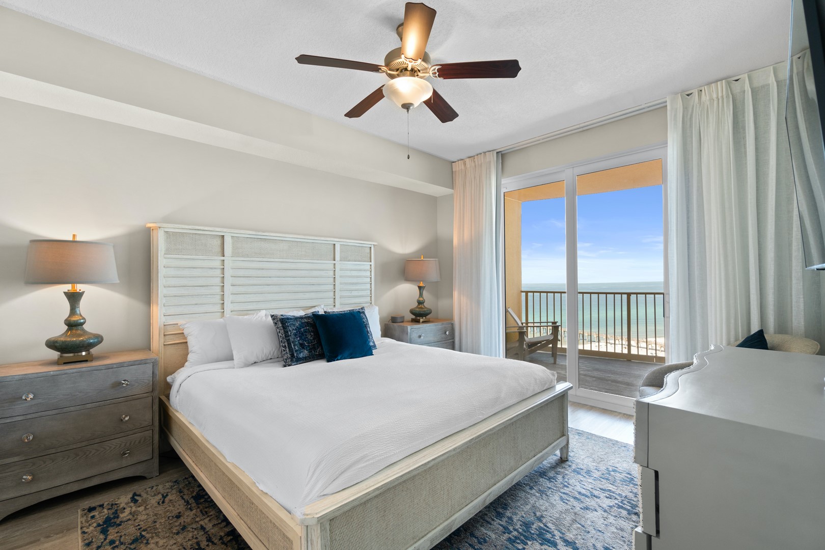 Main Bedroom with King Bed and Gulf Views