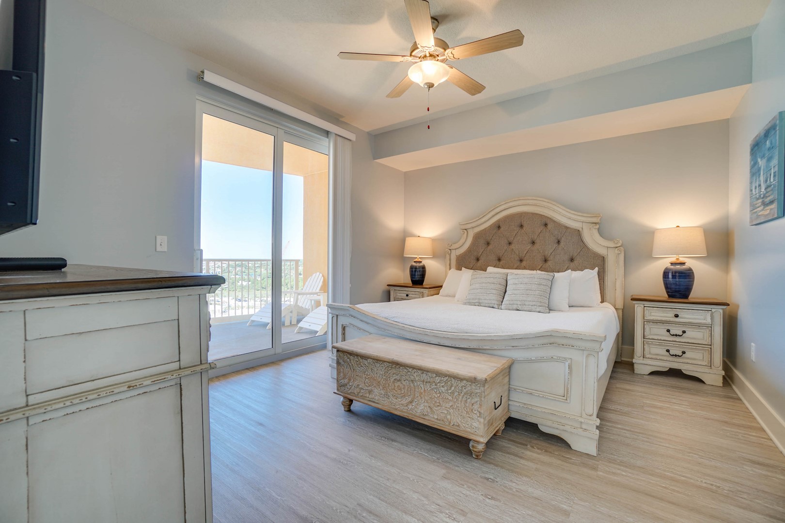 Main Bedroom with King Bed